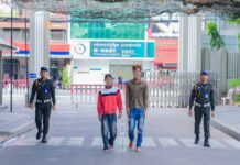 អាវុធហត្ថរាជធានីភ្នំពេញ ឃាត់ខ្លួនជនសង្ស័យ ០២នាក់ ពាក់ព័ន្ធករណីលួចទូរស័ព្ទ!