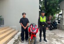 រថយន្ត ០១គ្រឿង និងម៉ូតូ ០៨គ្រឿង ត្រូវអាវុធហត្ថរាជធានីភ្នំពេញ បង្ក្រាបយកម្ចាស់ទៅព្រមាន និងអប់រំជាបន្តបន្ទាប់ ពាក់ព័ន្ធករណីកែច្នៃបំពង់ស៊ីម៊ាំងម៉ូតូខុសលក្ខណៈបច្ចេកទេស!