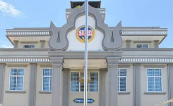 អាវុធហត្ថរាជធានីភ្នំពេញ ឃាត់ខ្លួនជនសង្ស័យប្រុសស្រី ០៤នាក់ ពាក់ព័ន្ធករណីគាស់ផ្ទះ និងប្រើប្រាស់គ្រឿងញៀន!